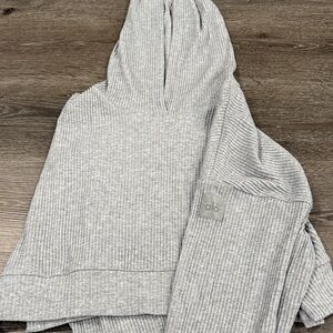 Alo MUSE Cropped Gray Ribbed Hoodie